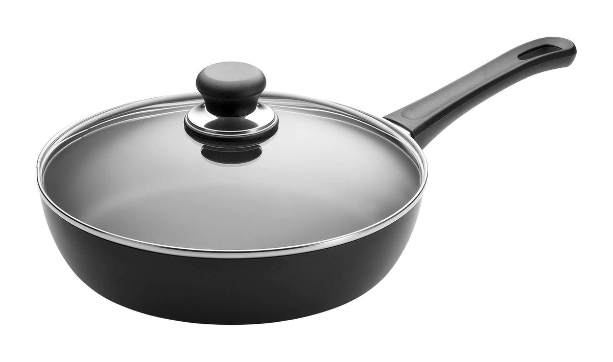 Covered Saute Pan B7685