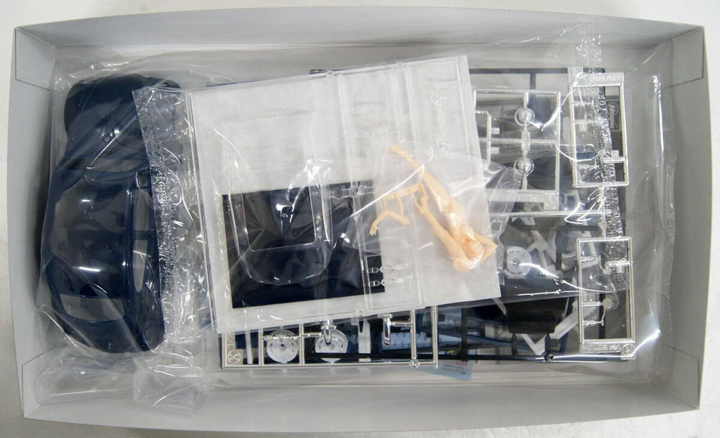 1/24 Scale Volkswagen Beetle Kit with Figure N556894