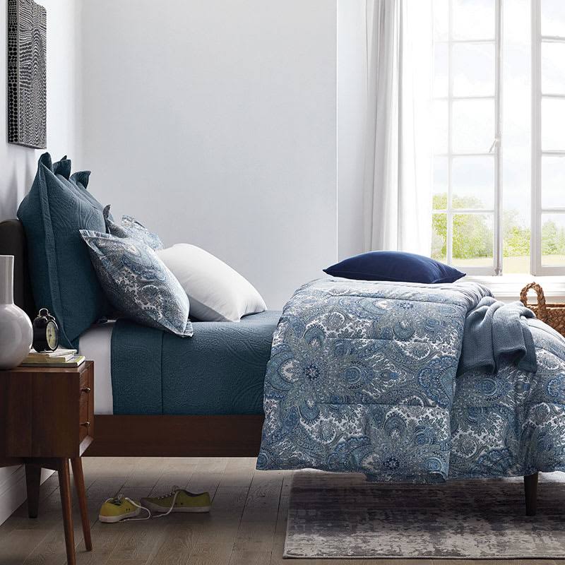 King Cotton Matelasse Coverlet C5366